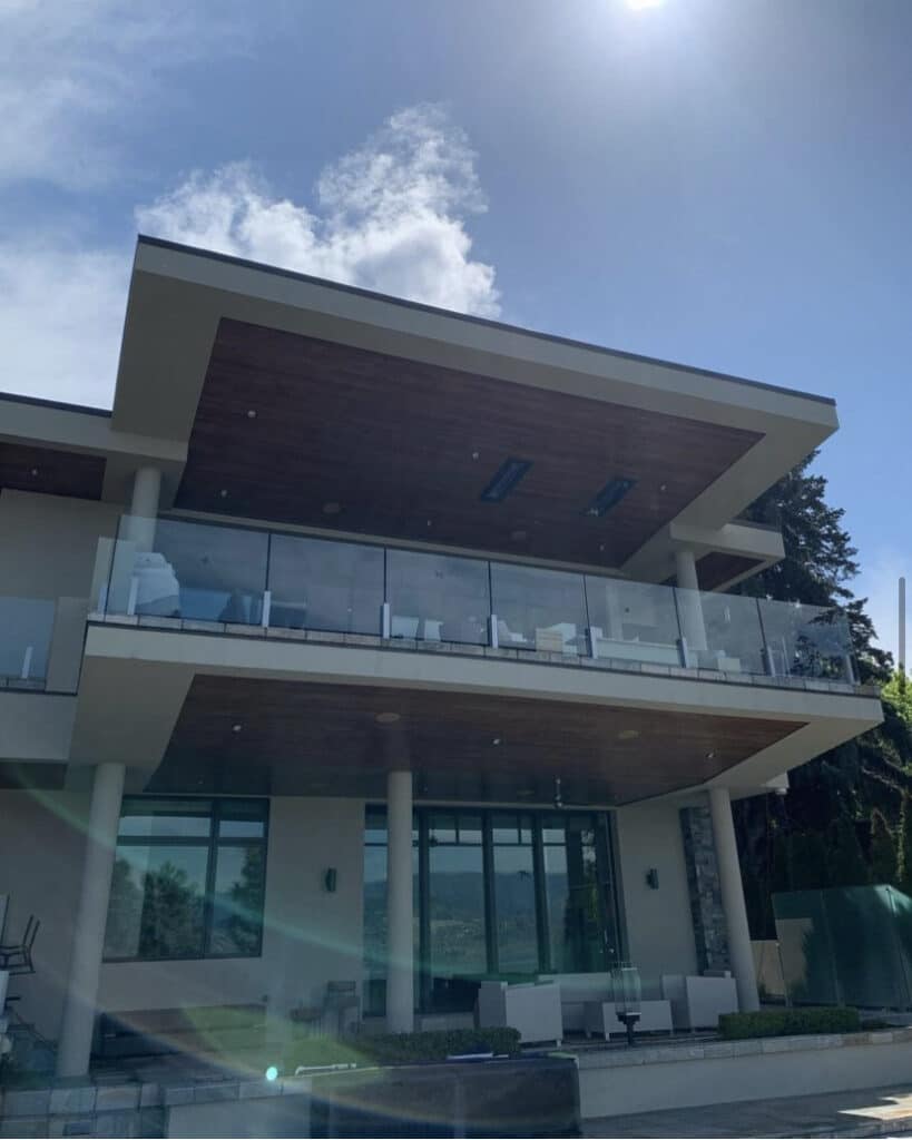 Residential and Commercial Window Washing Services in Kelowna BC