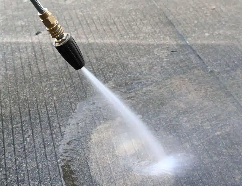pressure wash vinyl siding