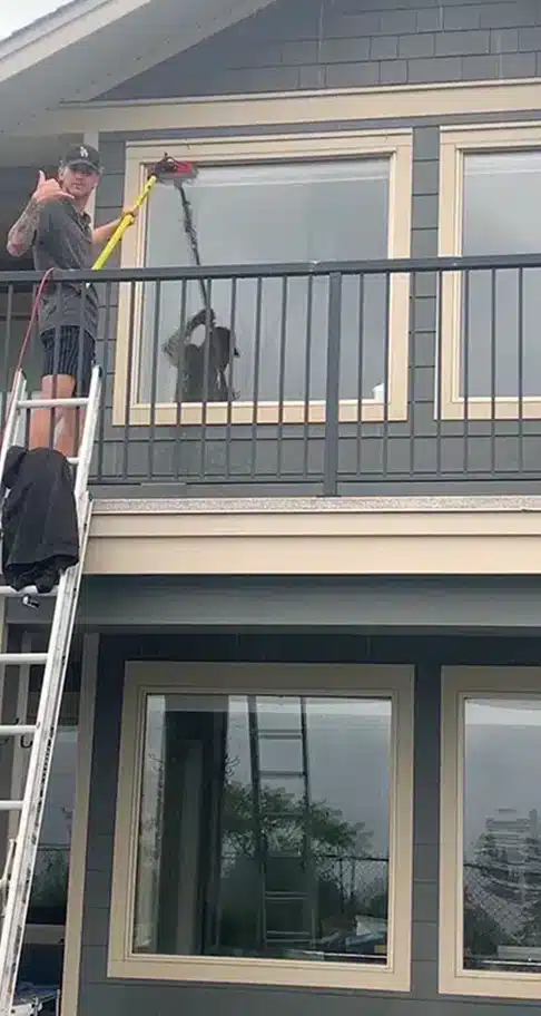 professional commercial window cleaning services in kelowna